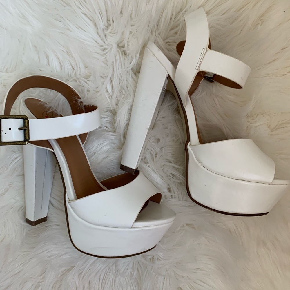 Ariana Grande style shoes